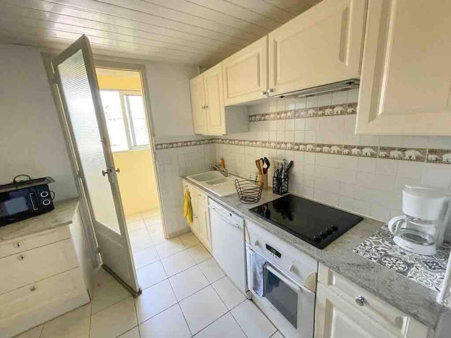 Appartement Spacieux Avec Parking Gratuit Sète Buitenkant foto