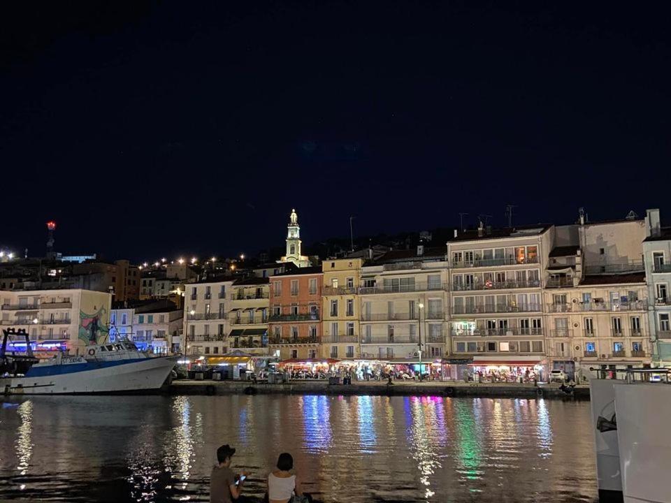 Appartement Spacieux Avec Parking Gratuit Sète Buitenkant foto
